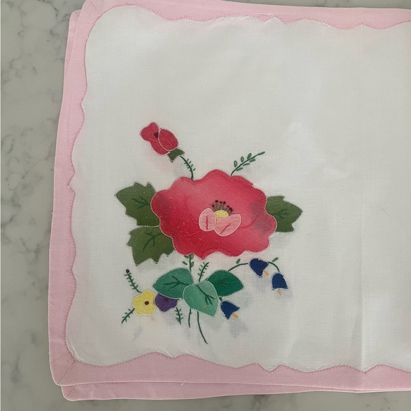 Woodward & Lothrop Handmade Floral Applique Flowers Placemats Vintage Set of 4 - Picture 4 of 6